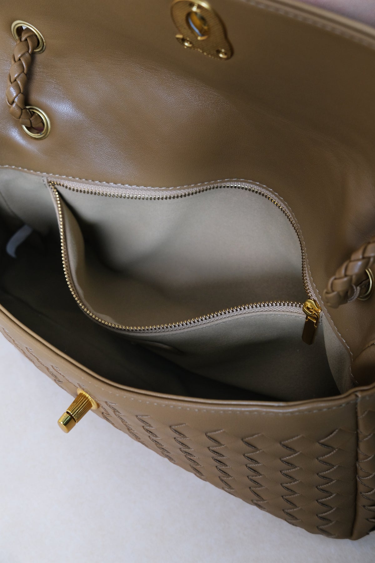 Artisan Linear Flap - Shinny Khaki