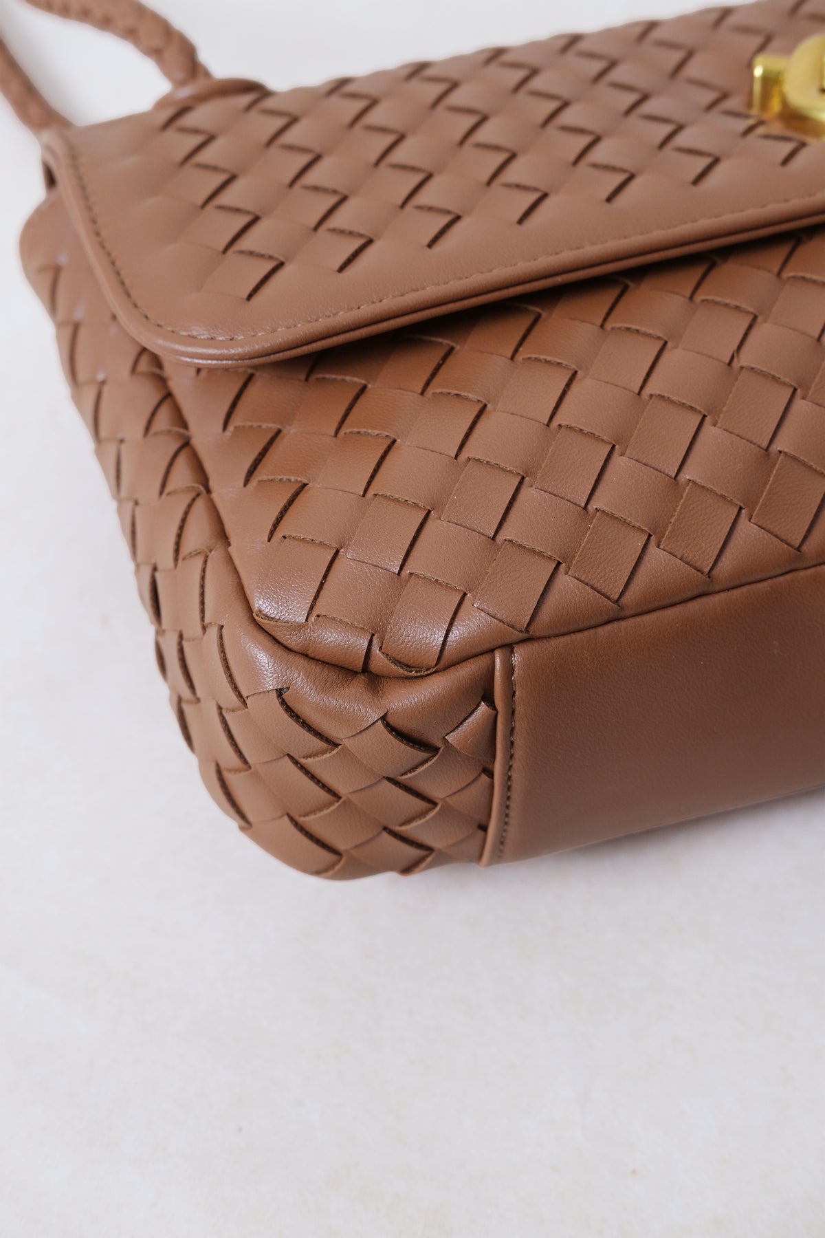 Artisan Linear Flap - Shinny Chestnut