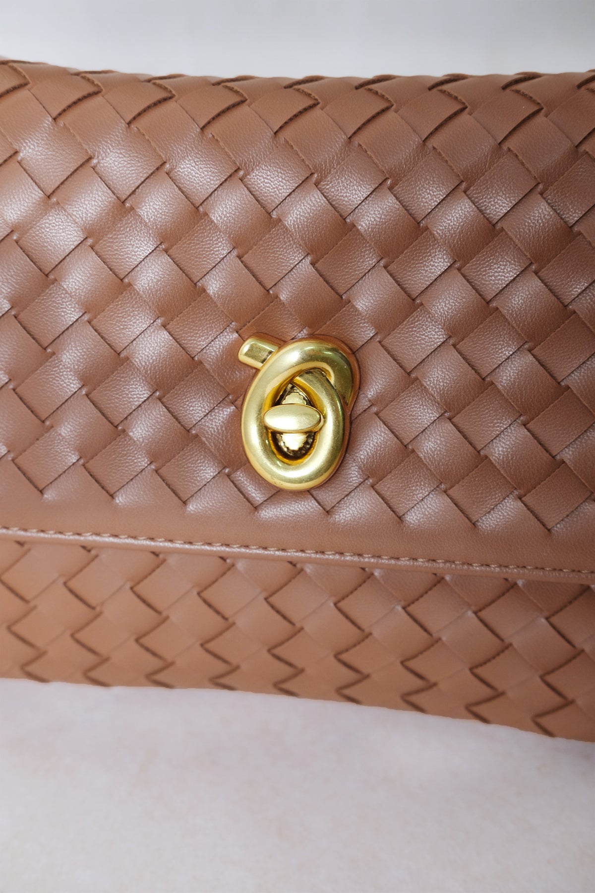 Artisan Linear Flap - Shinny Chestnut