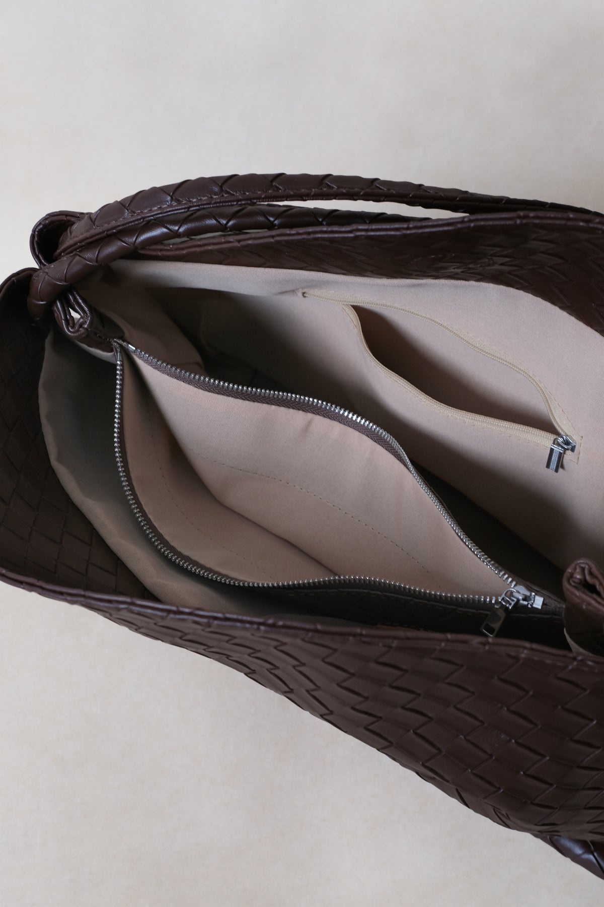 Artisan Élan Shoulder Bag - Coffee
