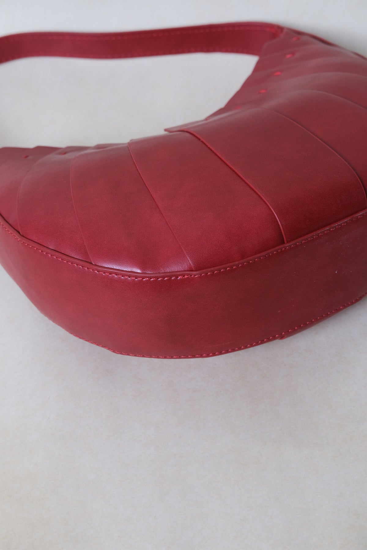 The Modena Slouch - Red