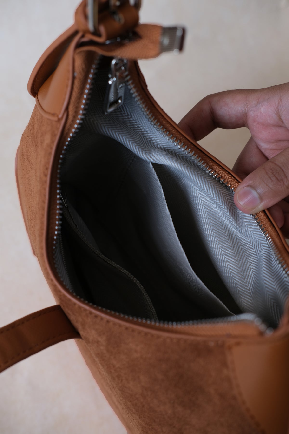 Classic Velvet Saddle Handbag - Chestnut