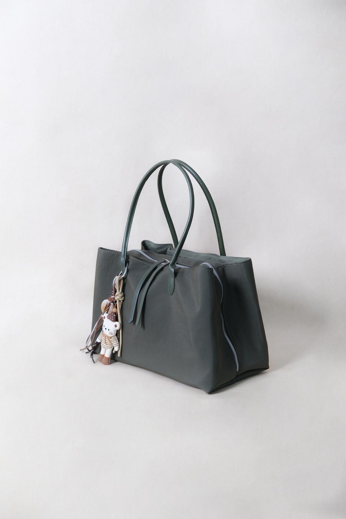 Classic Flow Vegan Leather Tote - Navy Green (With Charm)
