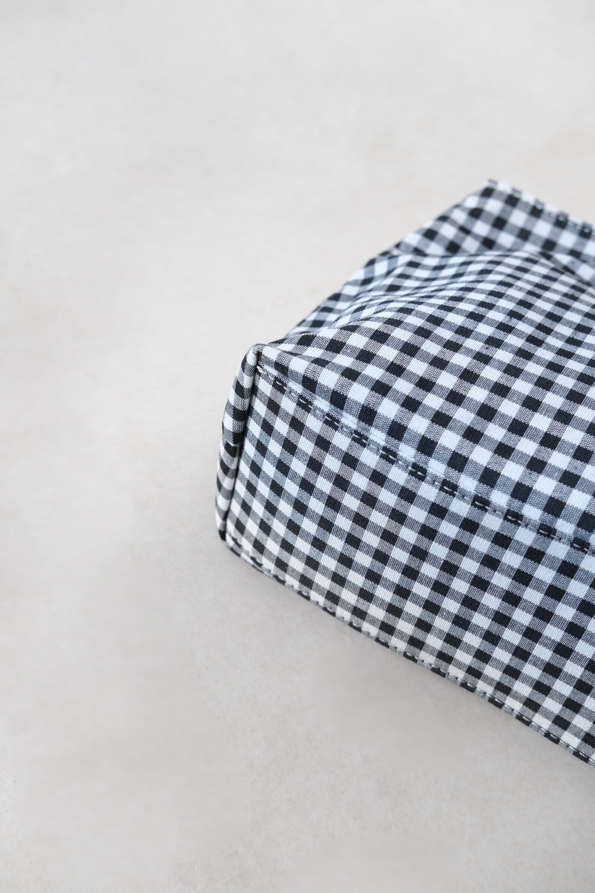 Classic Avenue Tote - Gingham (With Charm)
