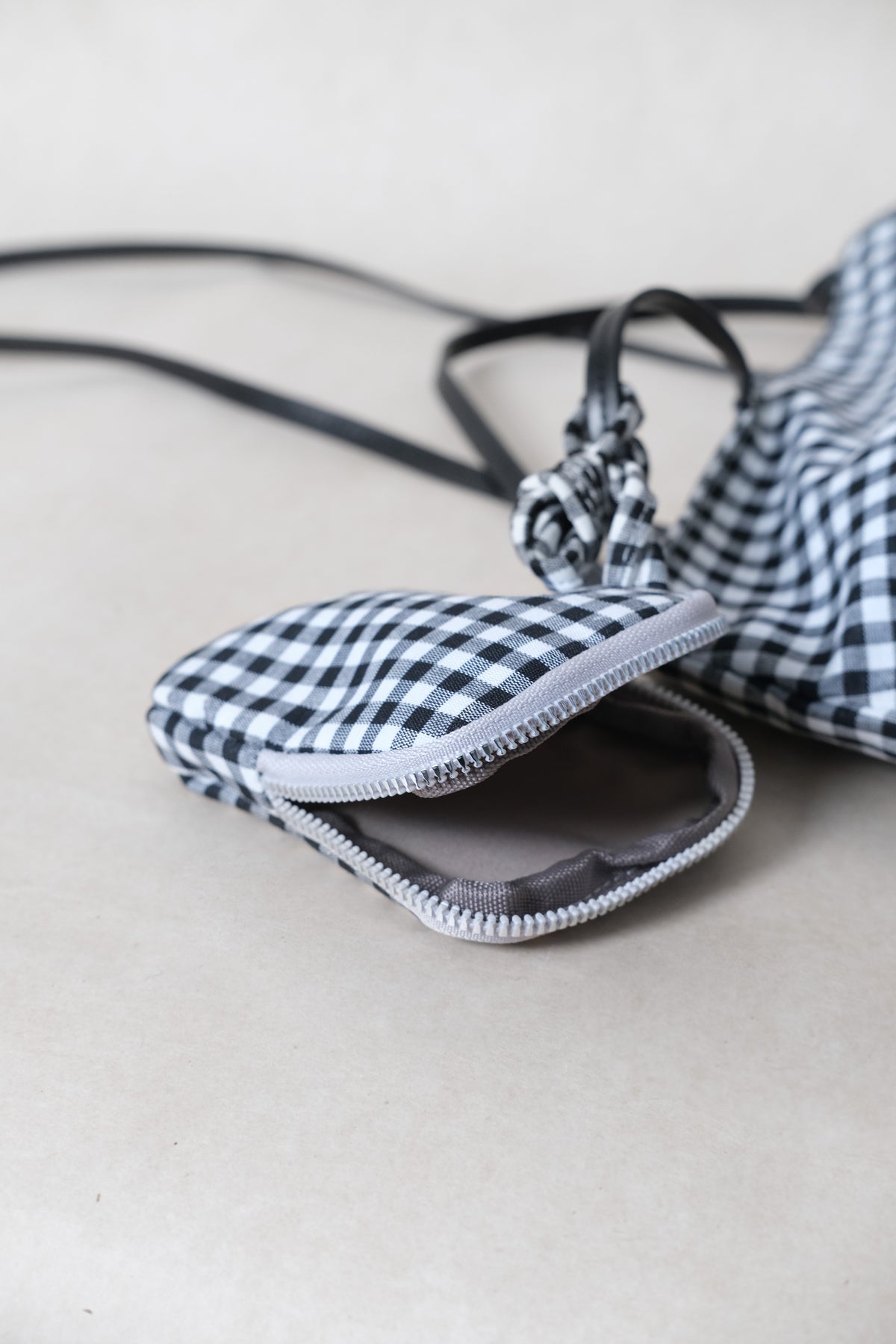 Classic Avenue Tote - Gingham (With Charm)
