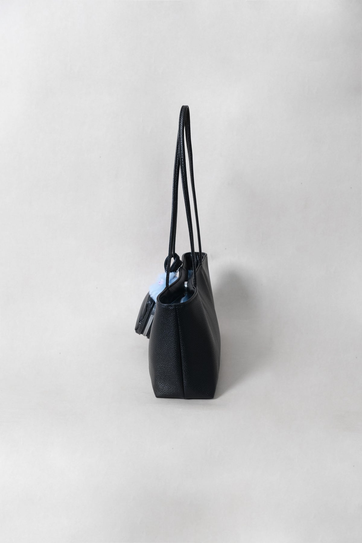 The Classic Avenue Carryall - Classic Black