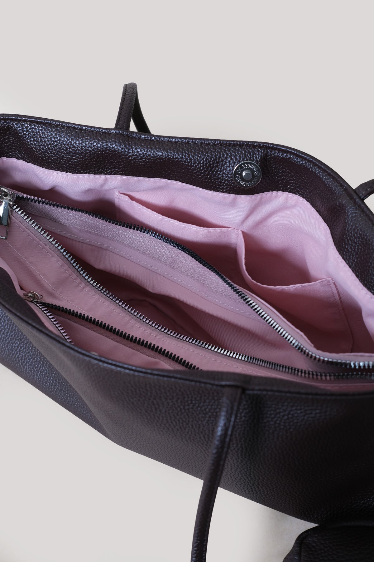 The Classic Avenue Carryall - Coffee