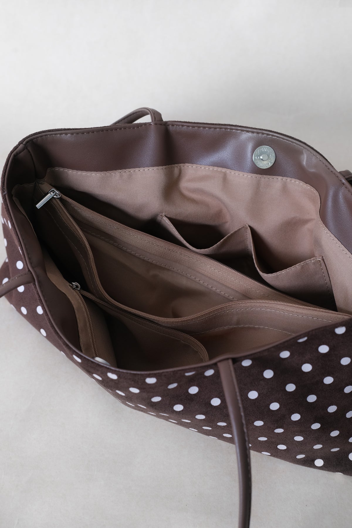 Classic Avenue Tote - Dottie (With Charm)
