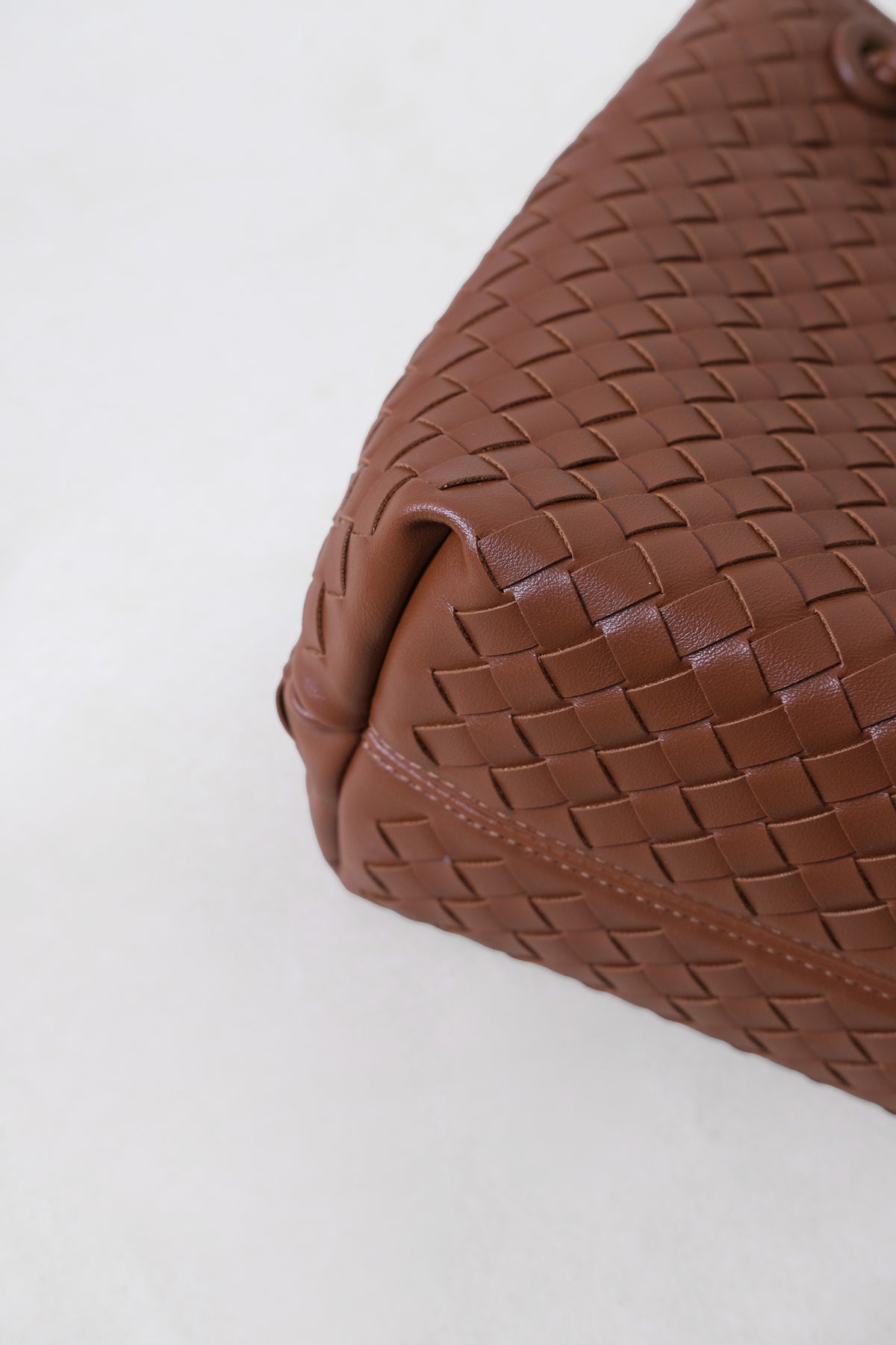 Large Artisan Grace Tote - Shinny Chestnut