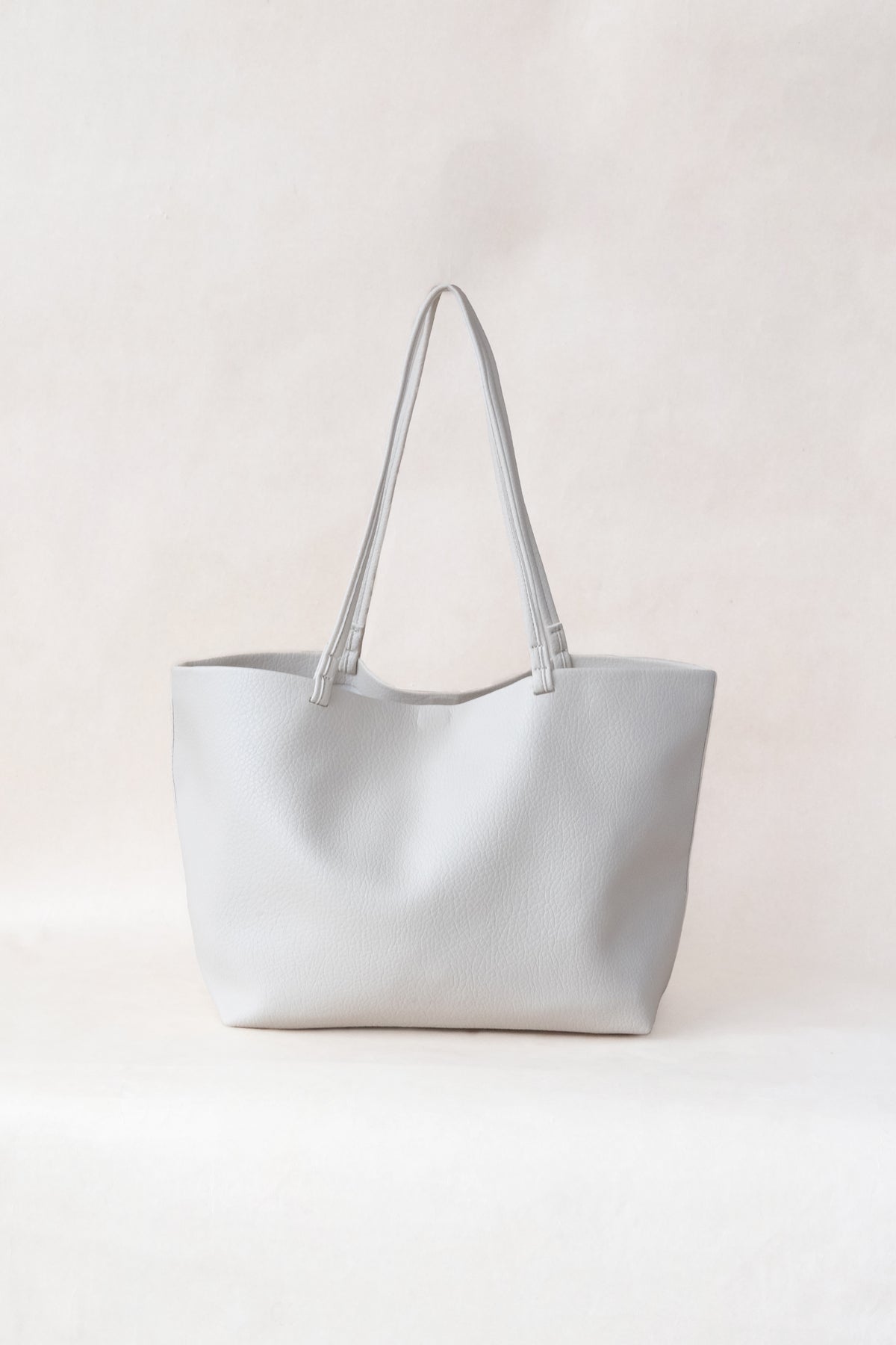 Ara Luxe Shoulder Tote - White