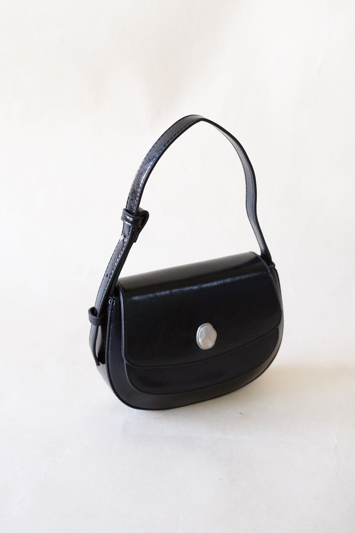 The Yuna Saddle Bag - Classic Black