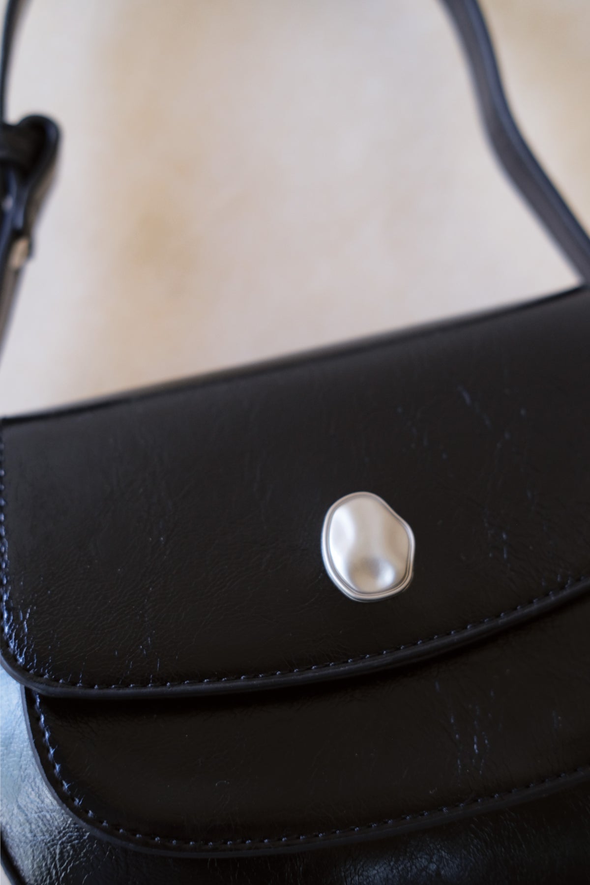 The Yuna Saddle Bag - Classic Black