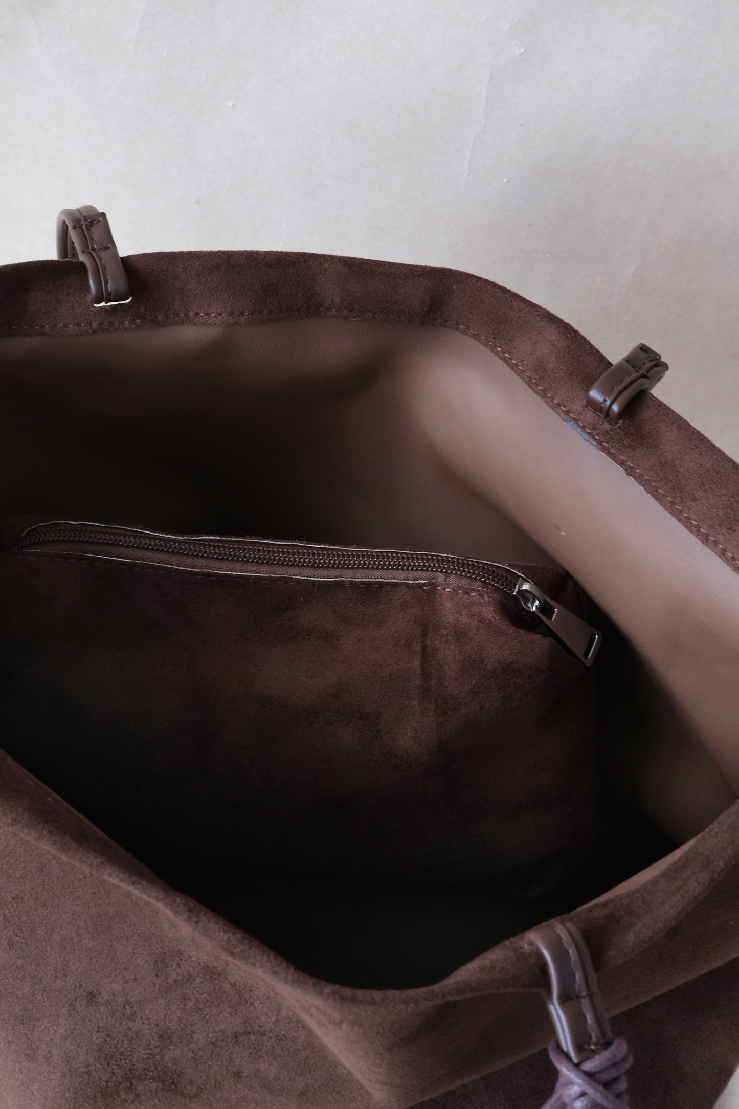 The Signature Soft Shoulder Bag - Coffee