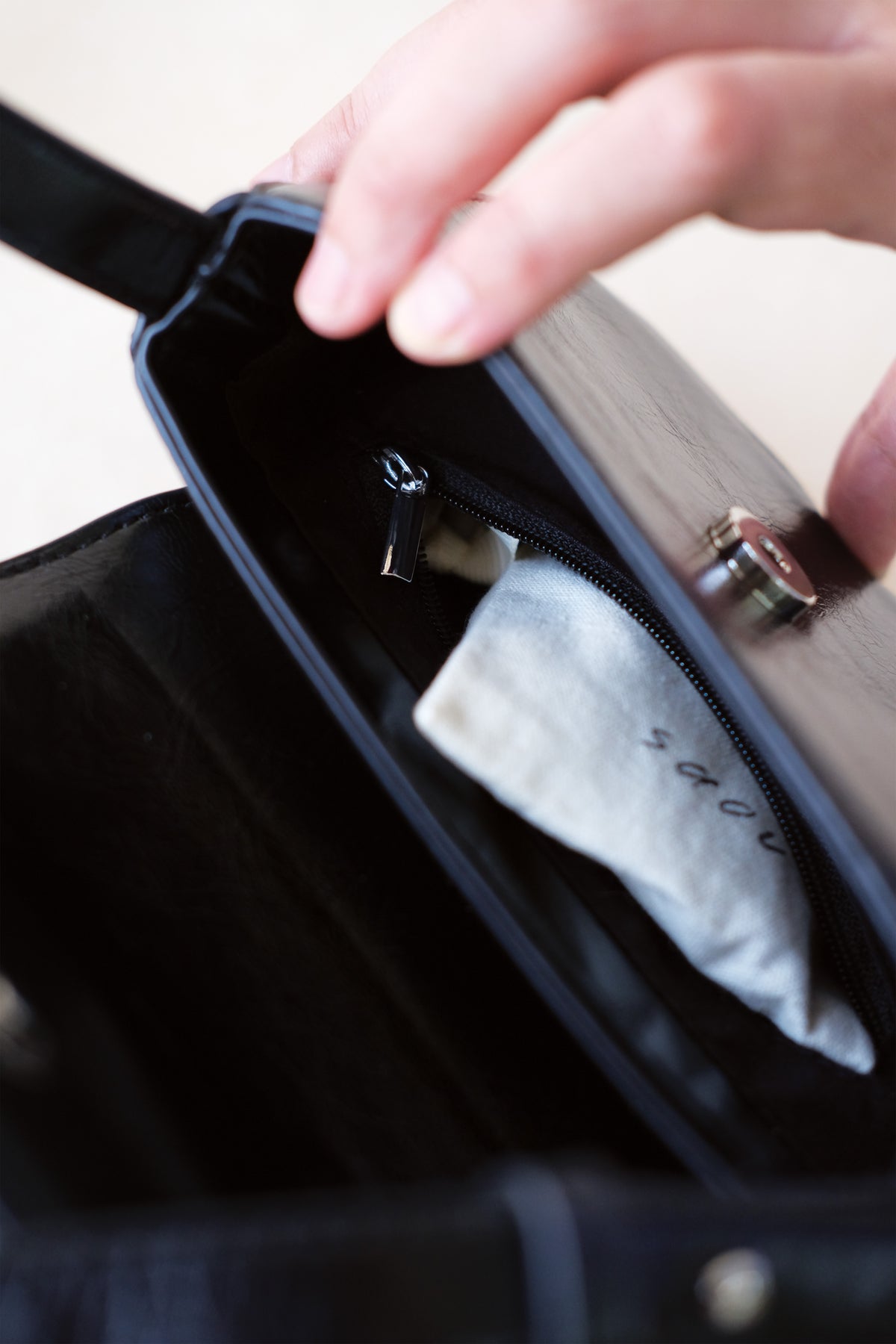 The Yuna Saddle Bag - Classic Black