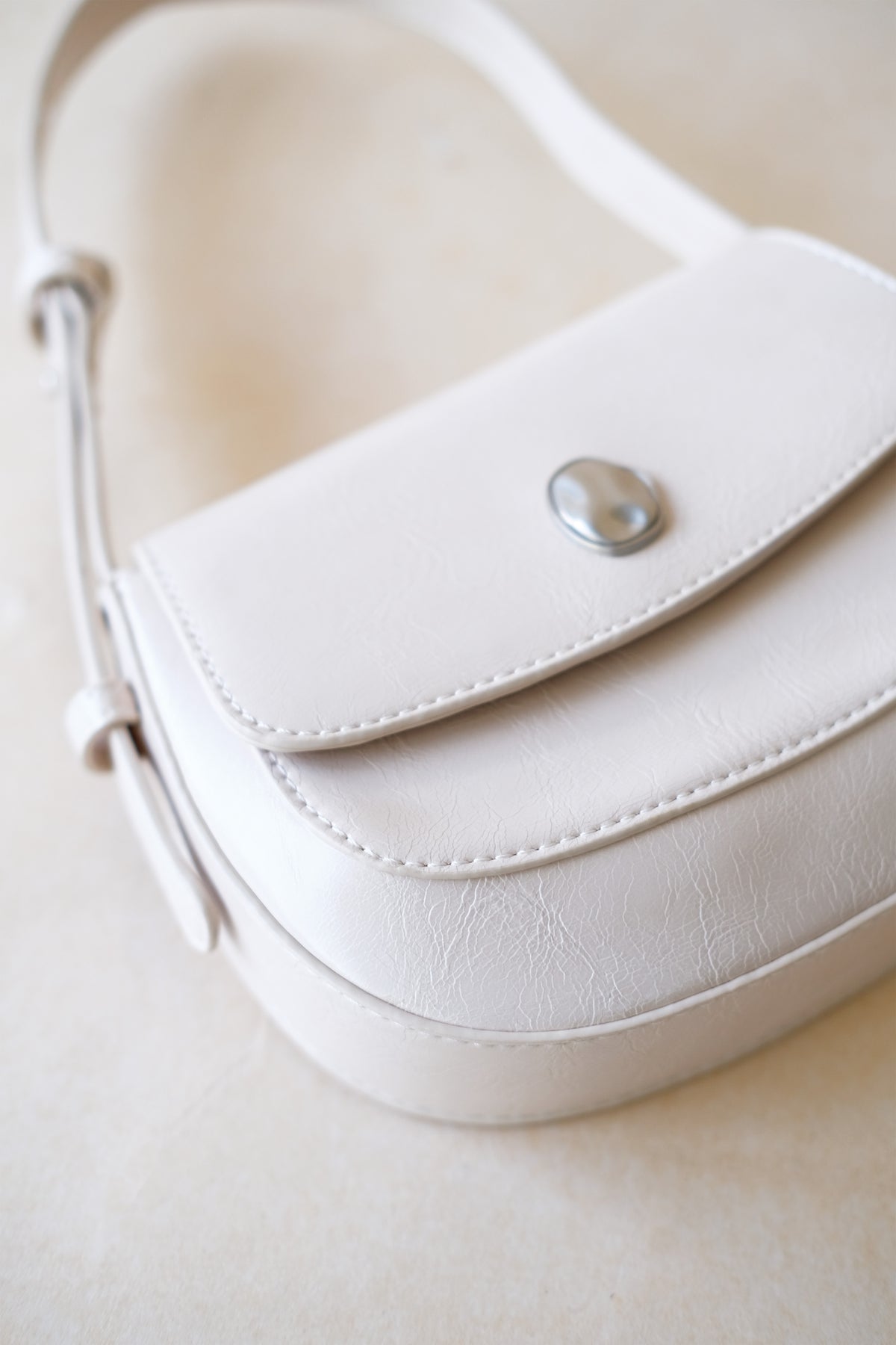 The Yuna Saddle Bag - White