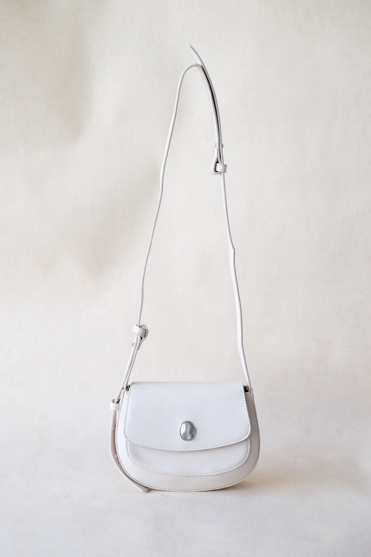 The Yuna Saddle Bag - White