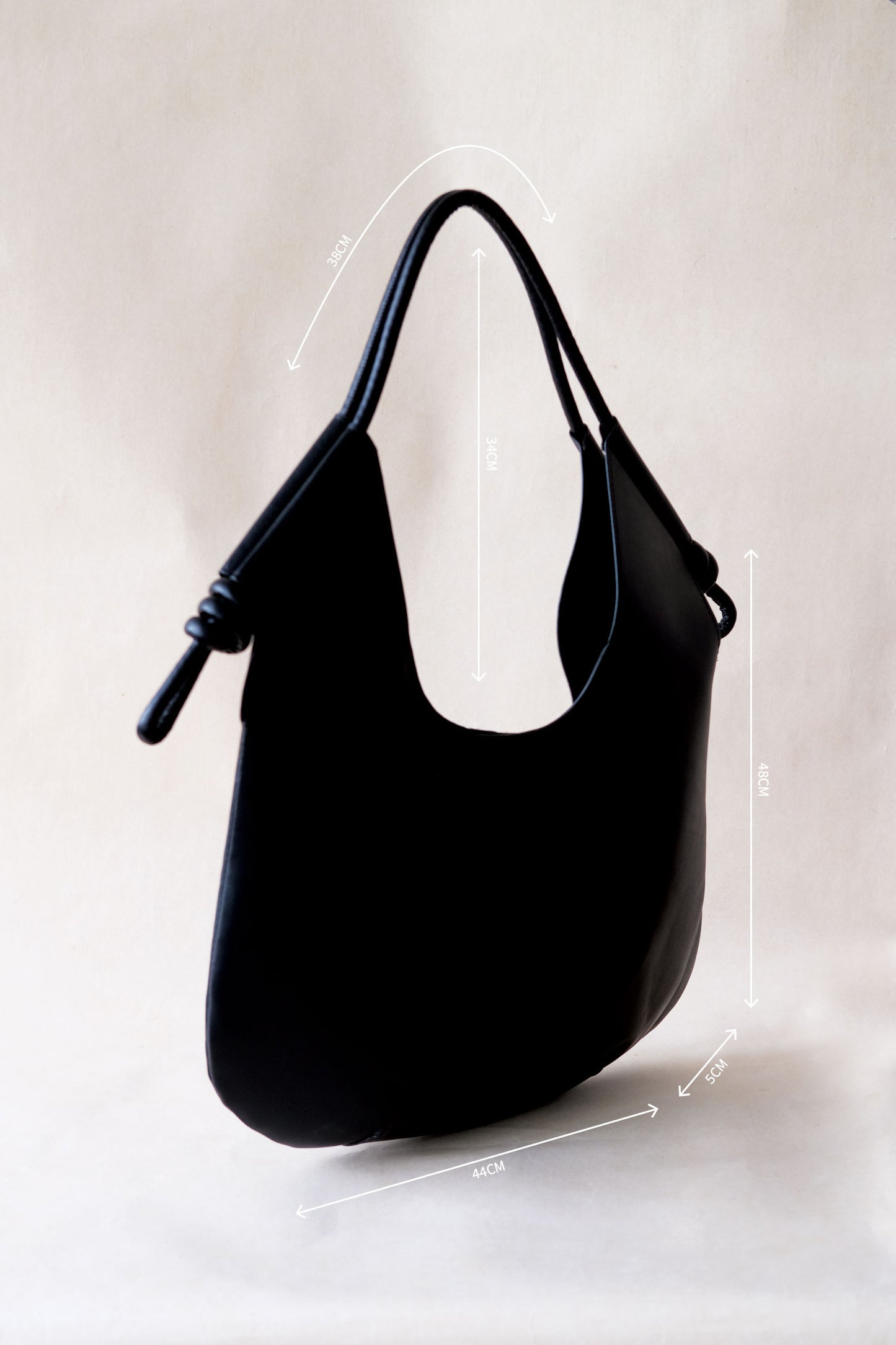 The Véra Essential - Classic Black