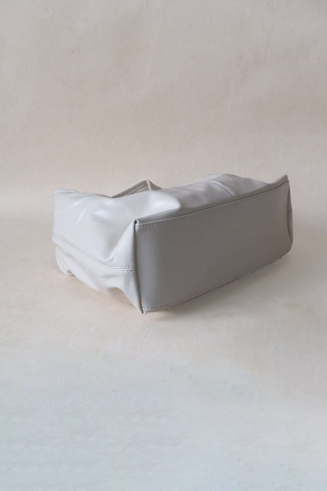 The Eloise Hobo - White