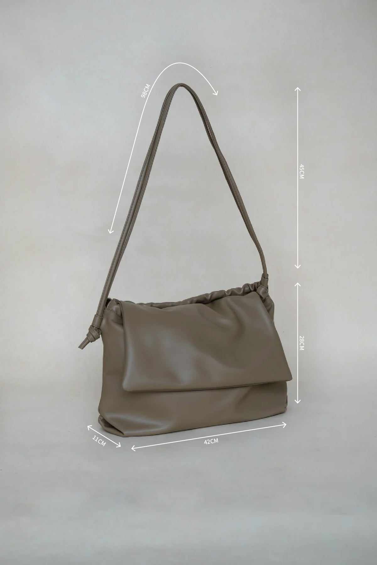 Drawstring Pleated Large Capacity Shoulder Bag in Mud Color