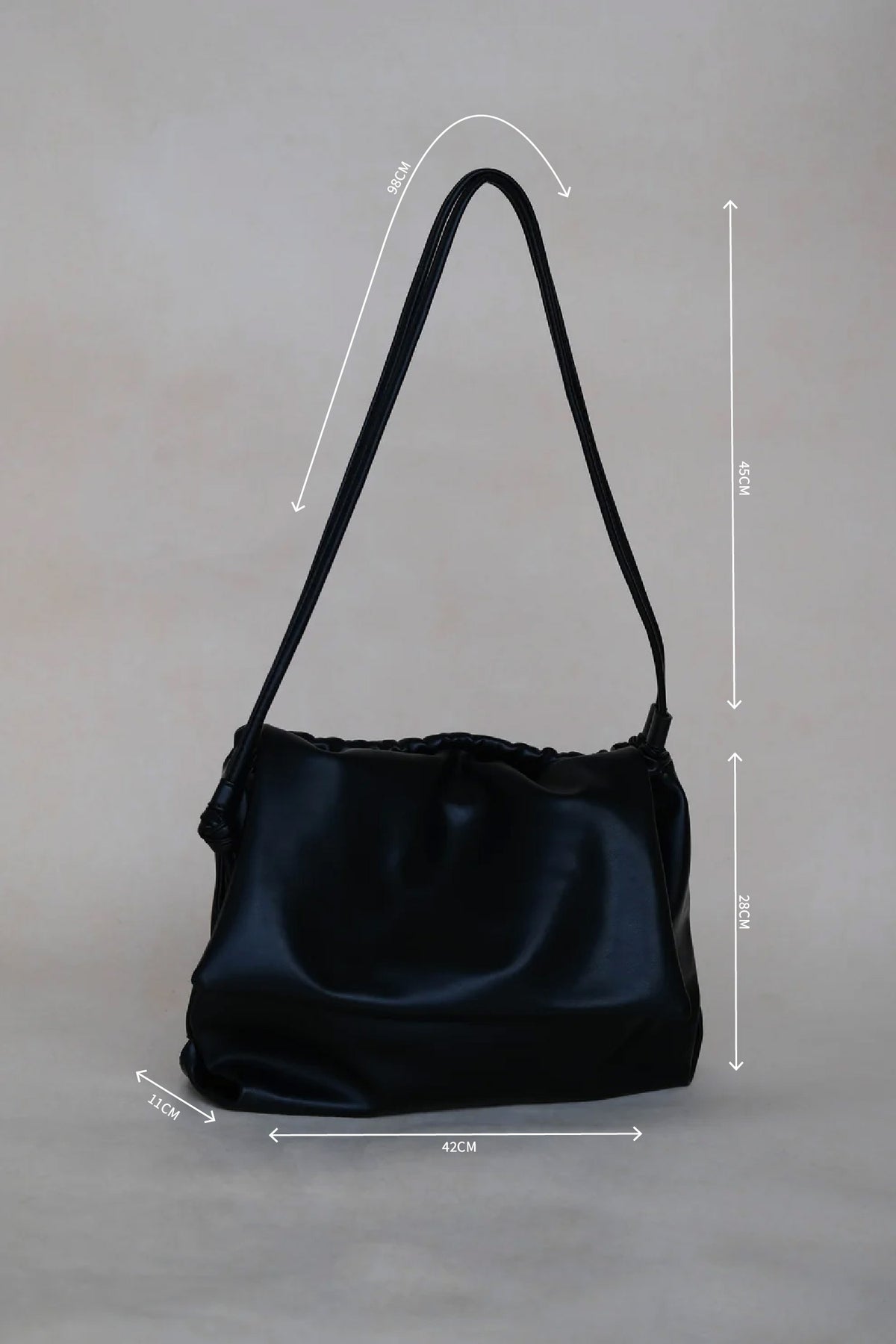 Drawstring Pleated Large Capacity Shoulder Bag in Classic Black