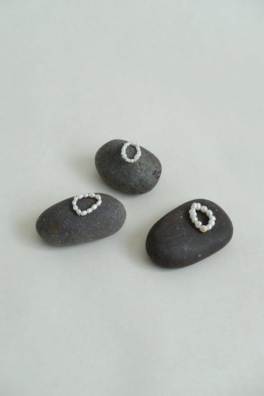 Ἀφροδίτη Baroque mini pearl ring(3mm)