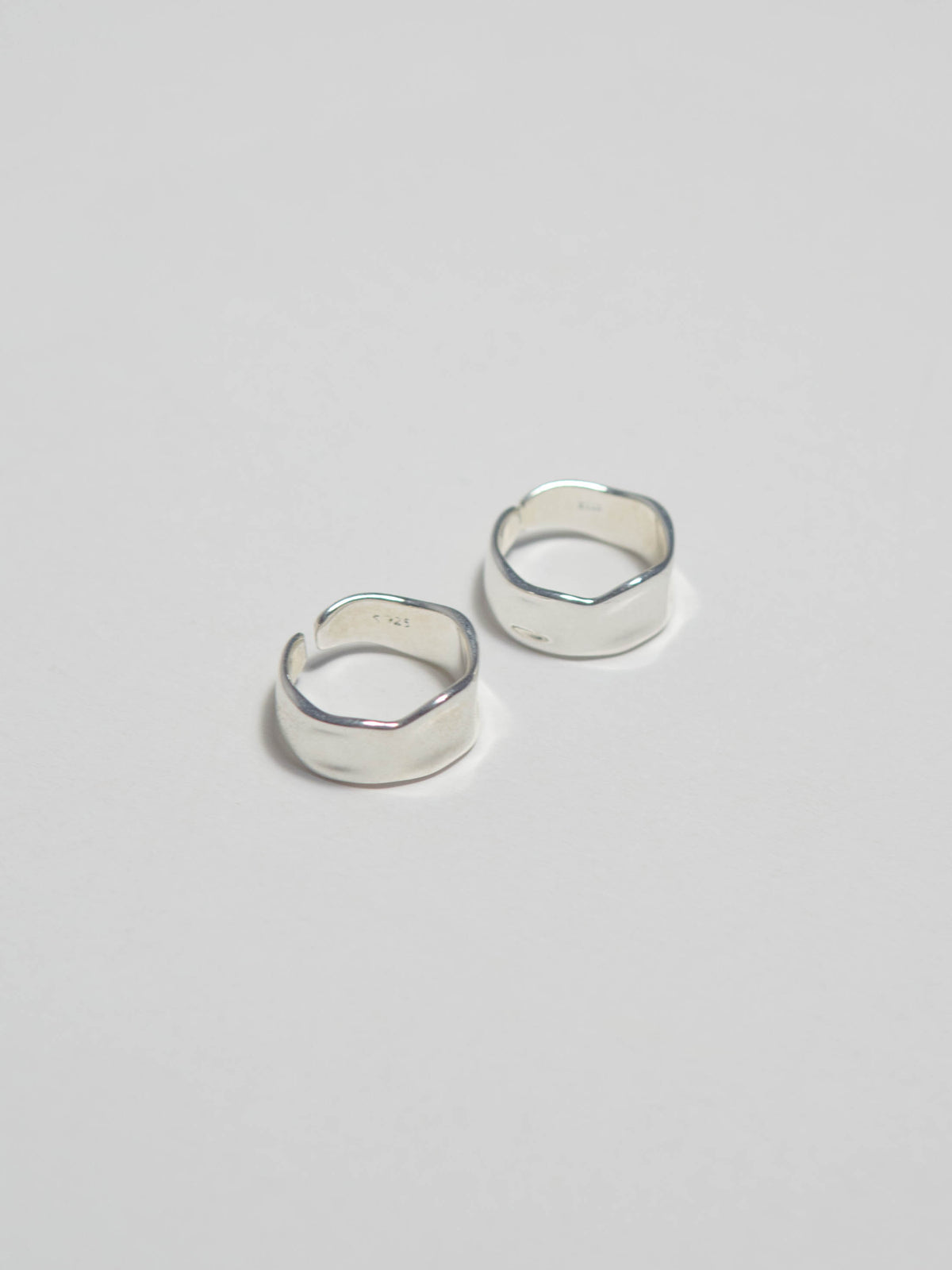Irregular thin ring