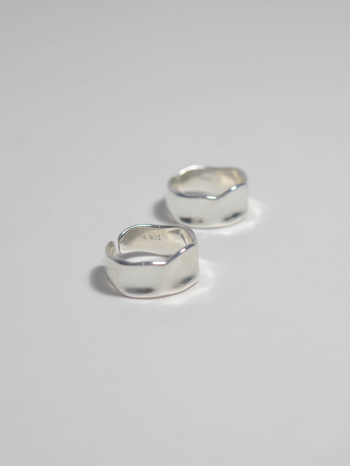 Irregular thin ring