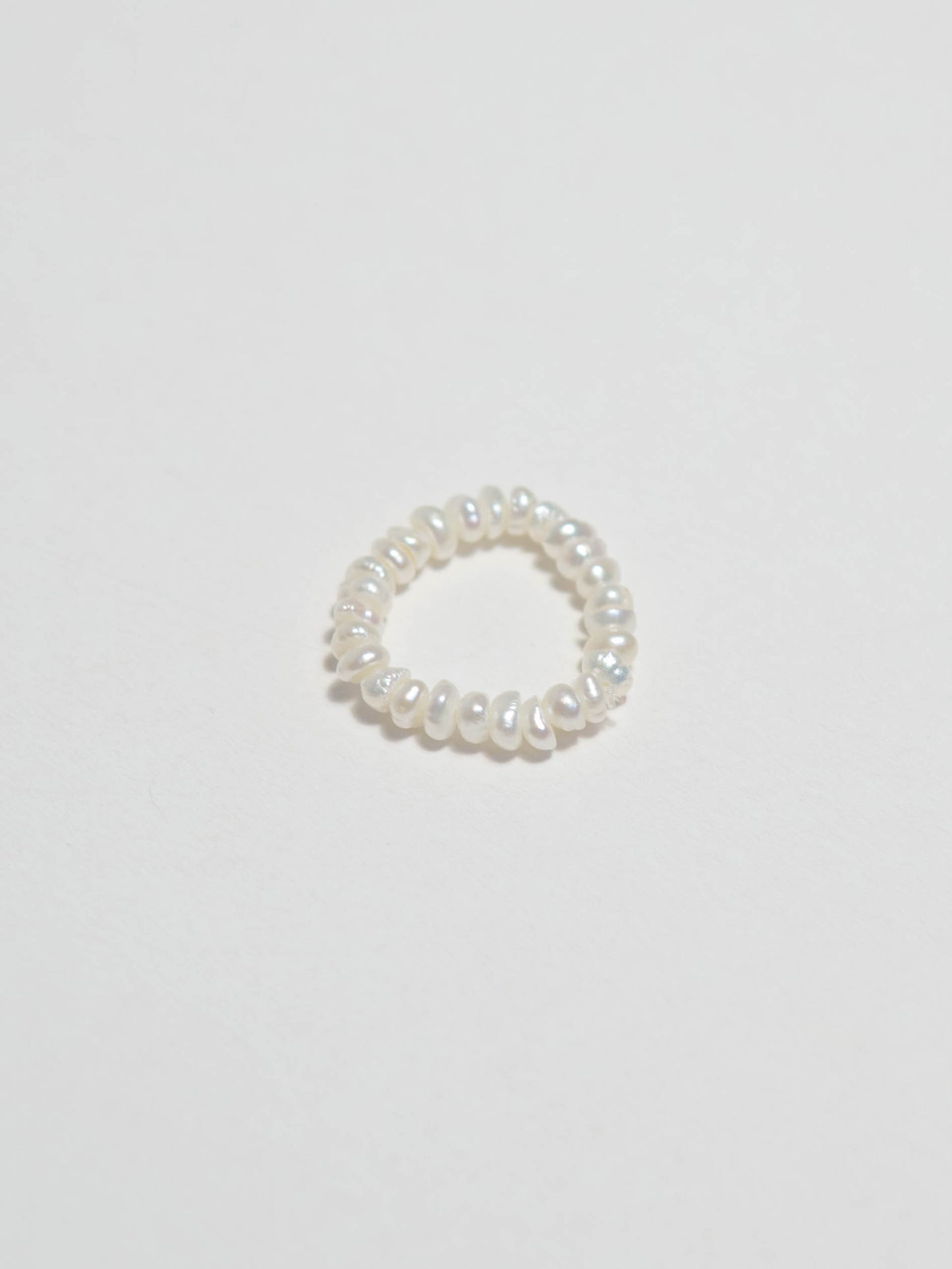 Ἀφροδίτη Baroque mini pearl ring