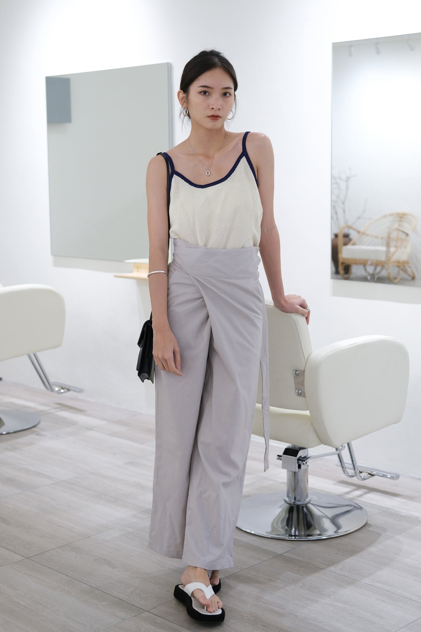 Tie loose casual trousers in light grey