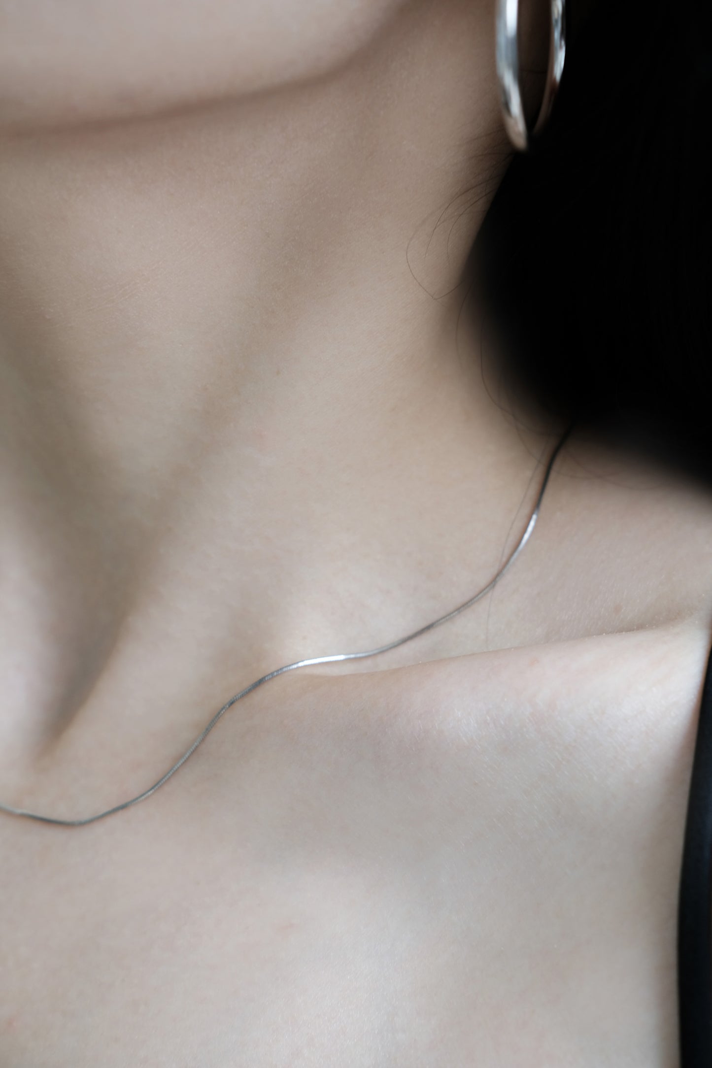 Plain layer necklace