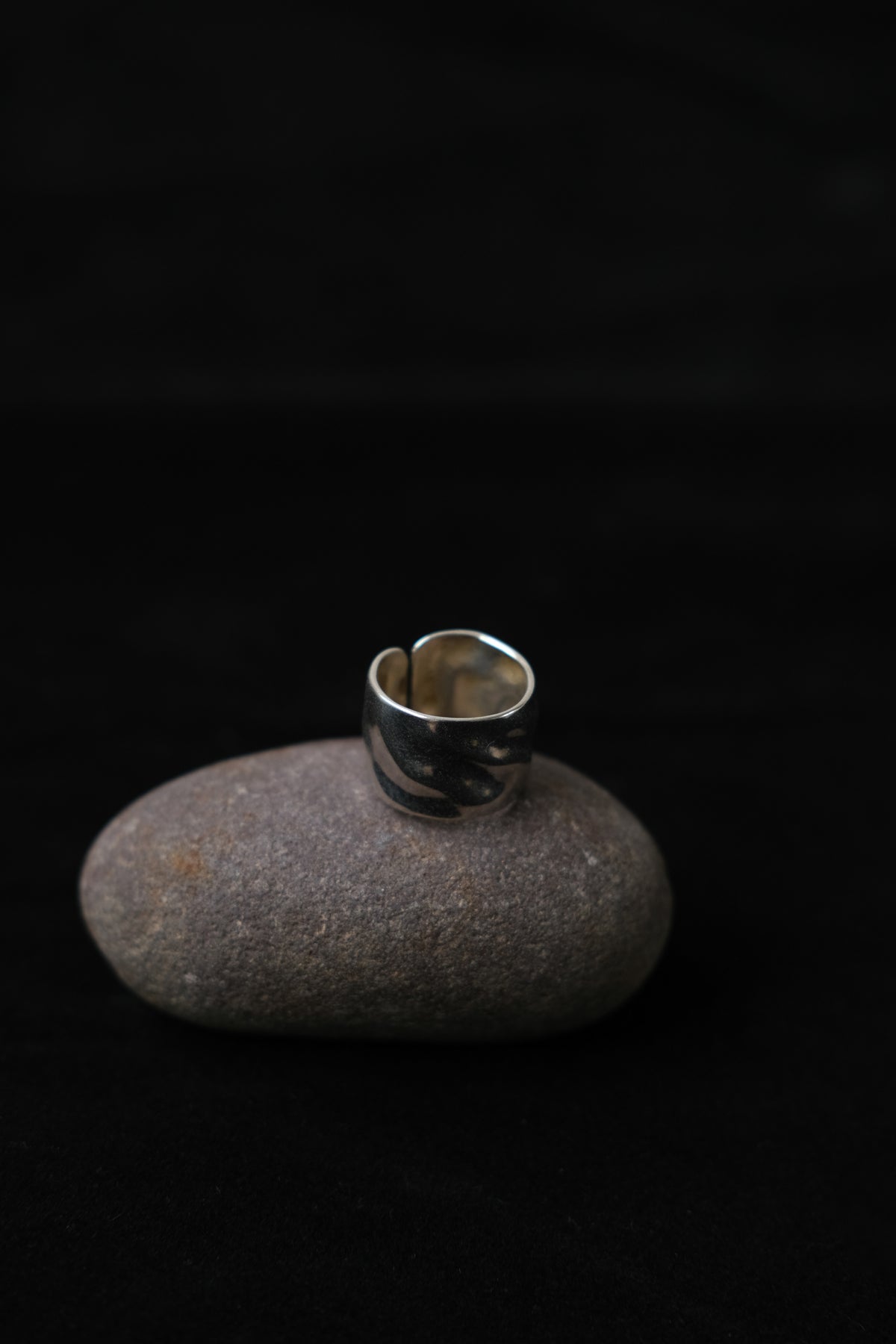 Broad edge light plate chain ring
