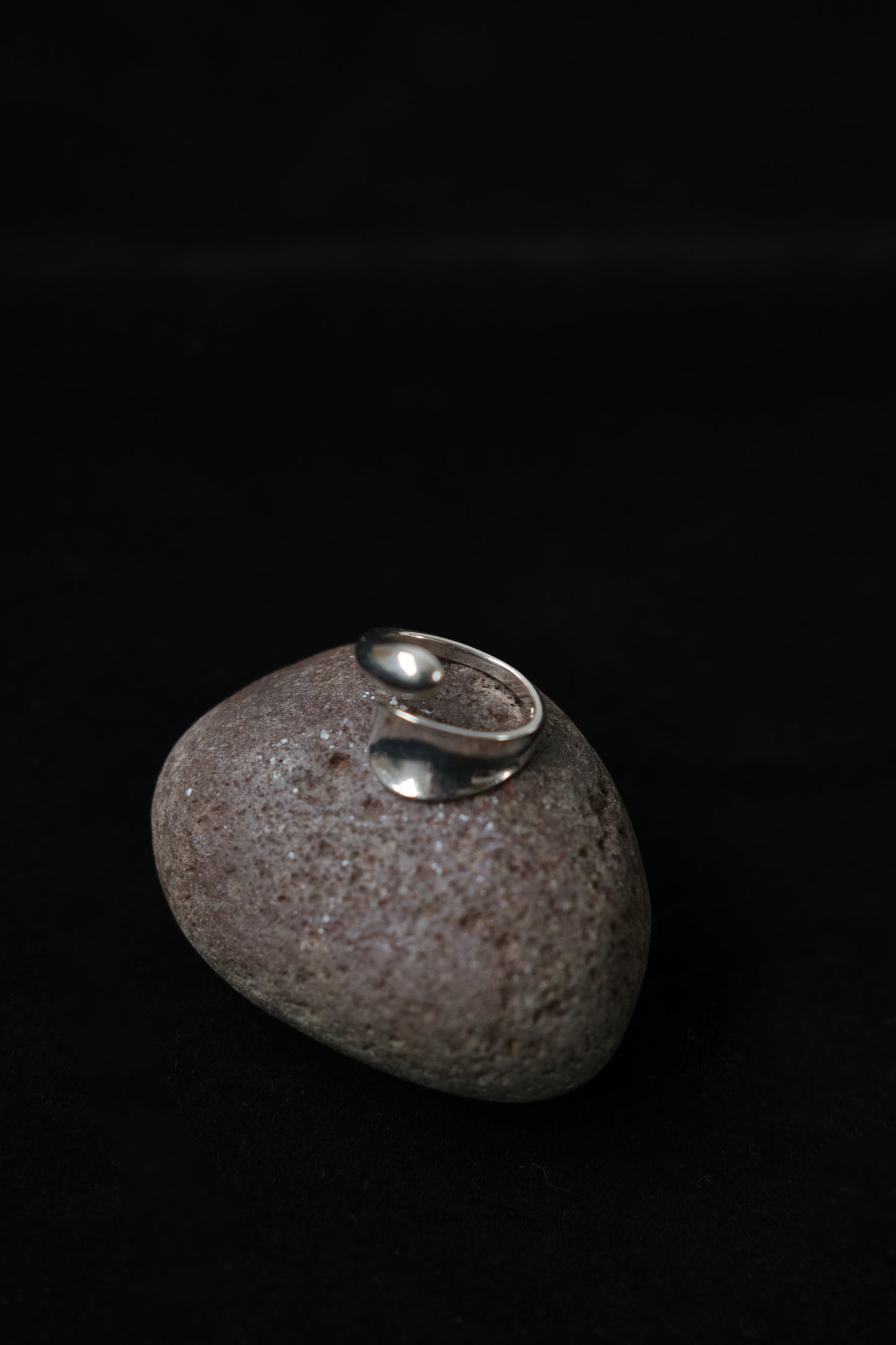 Glossy minimalist irregular ring
