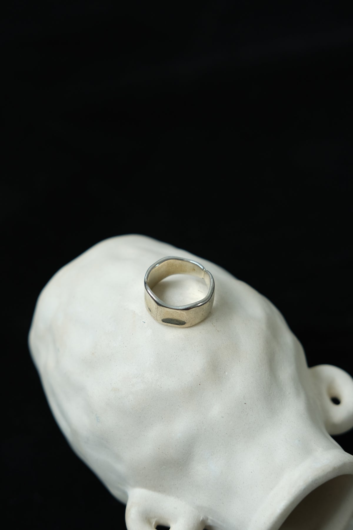 Irregular thin ring