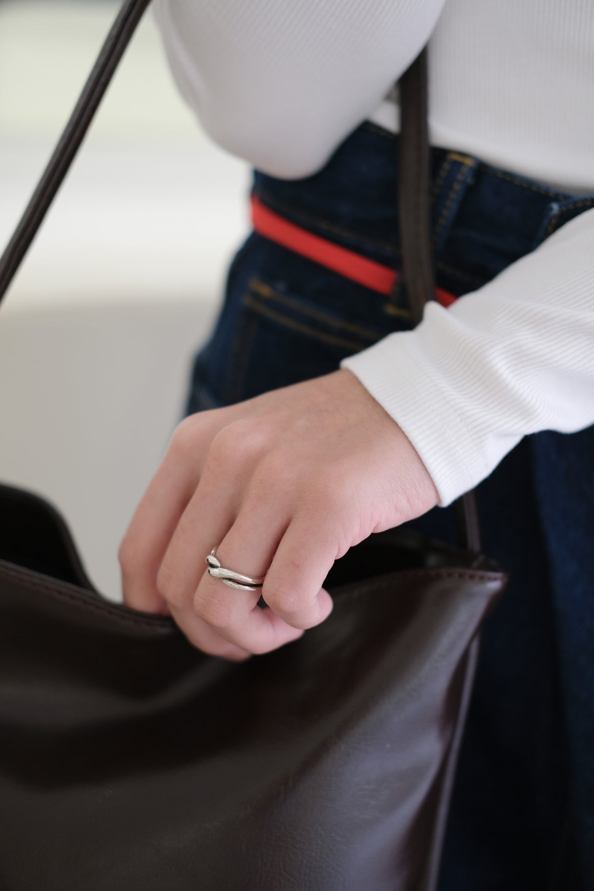 Twist opening ring