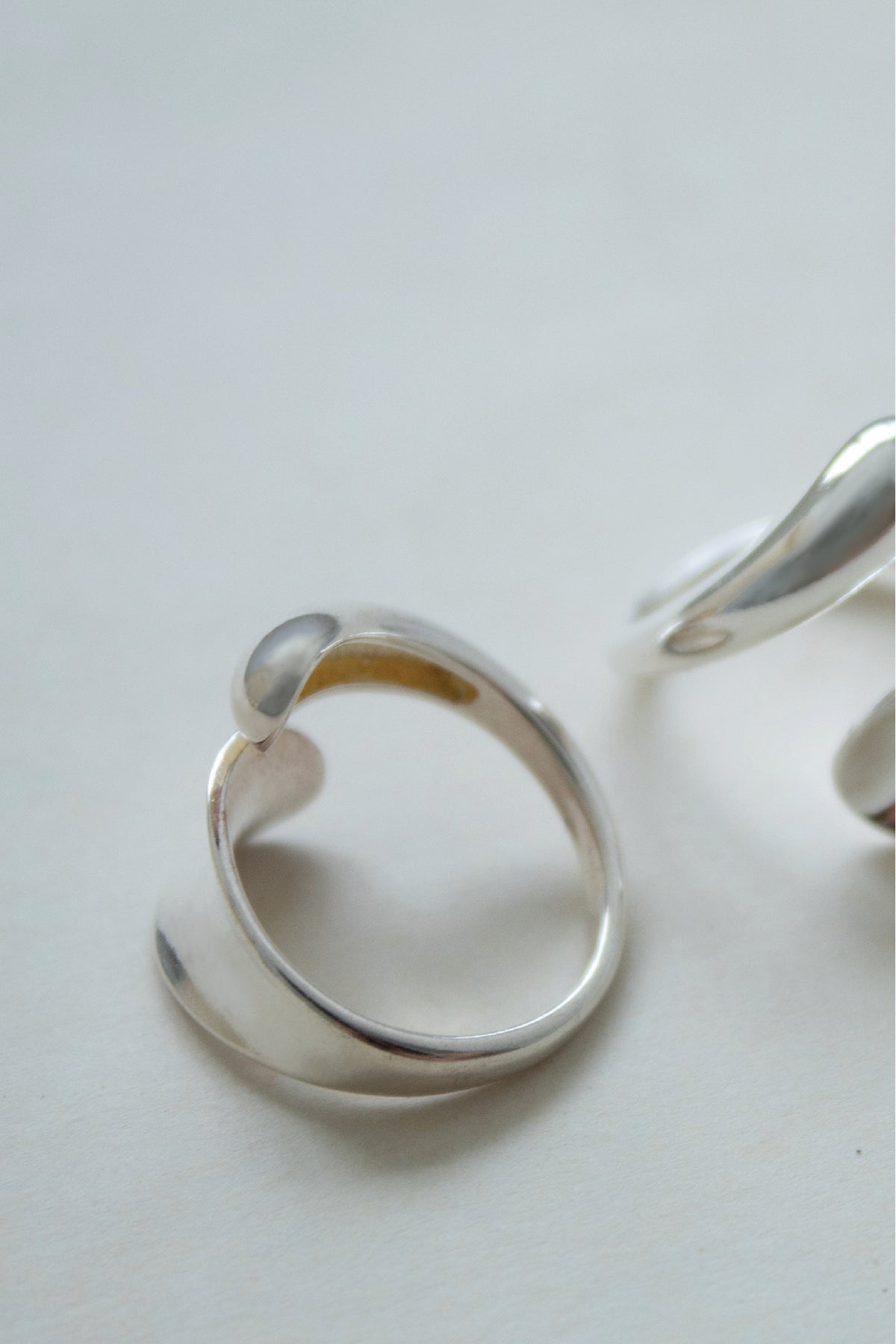 Glossy Minimalist Irregular Ring