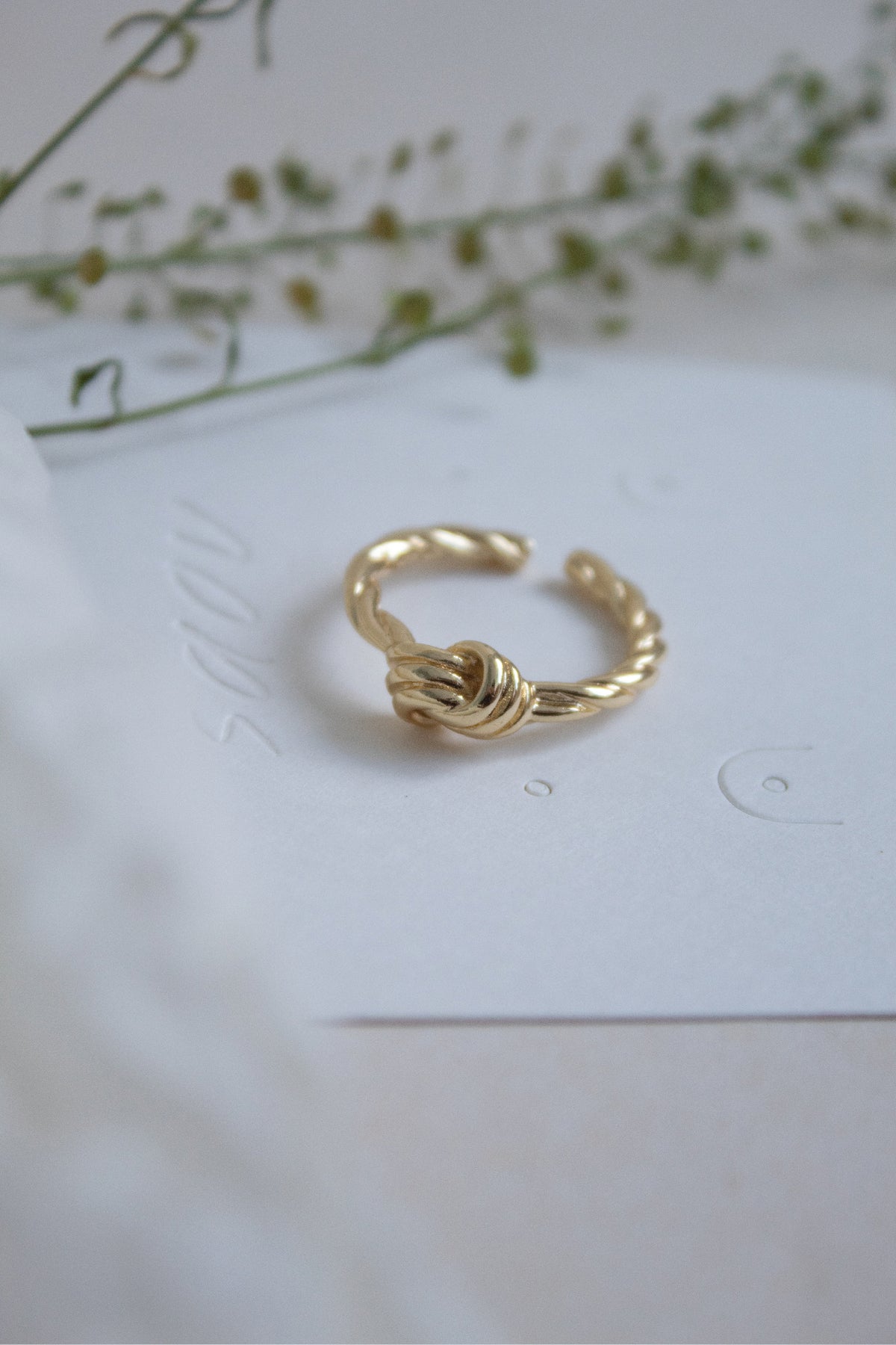 Knot Simple Ring in Gold Vermeil