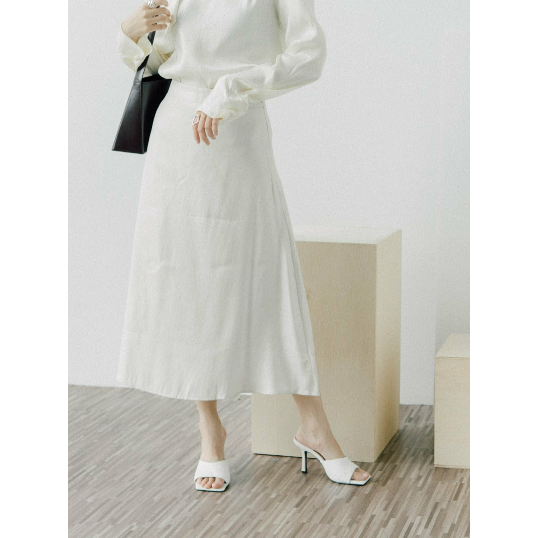 A-line slim satin skirt in almond