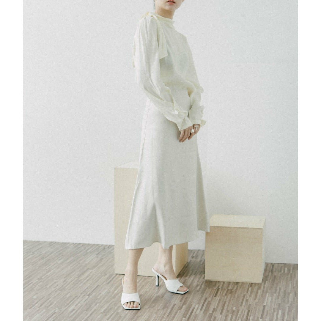 A-line slim satin skirt in almond