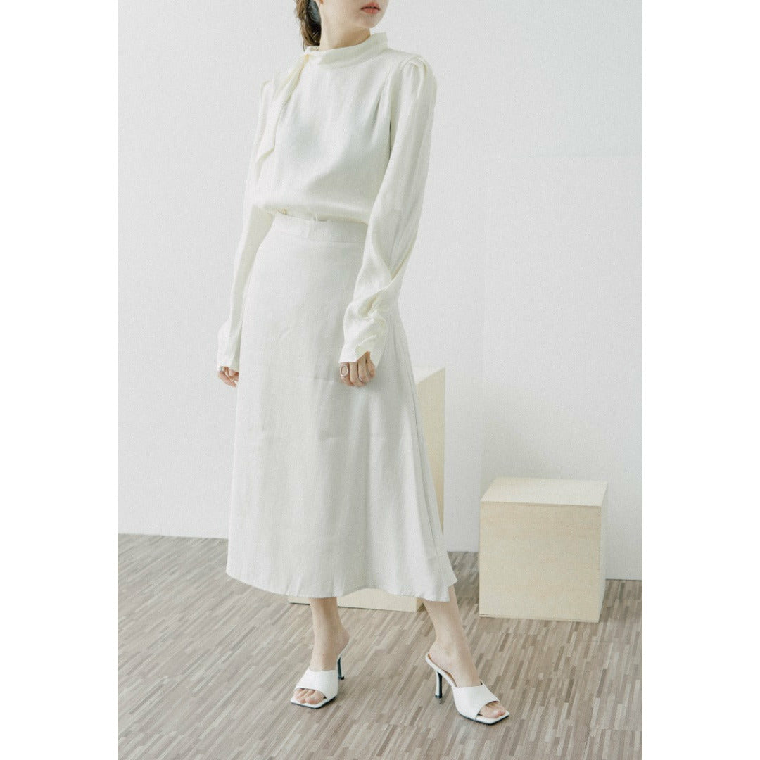 A-line slim satin skirt in almond