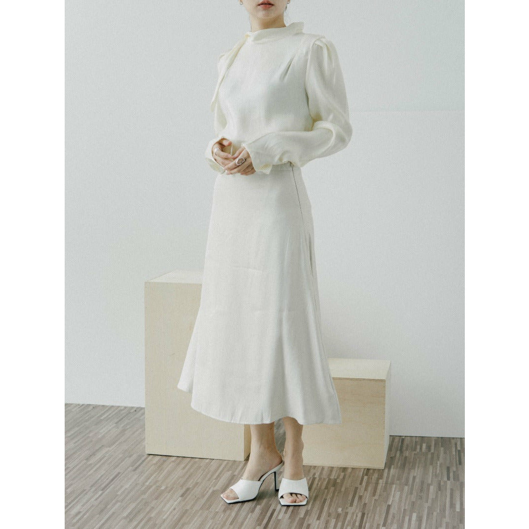 A-line slim satin skirt in almond