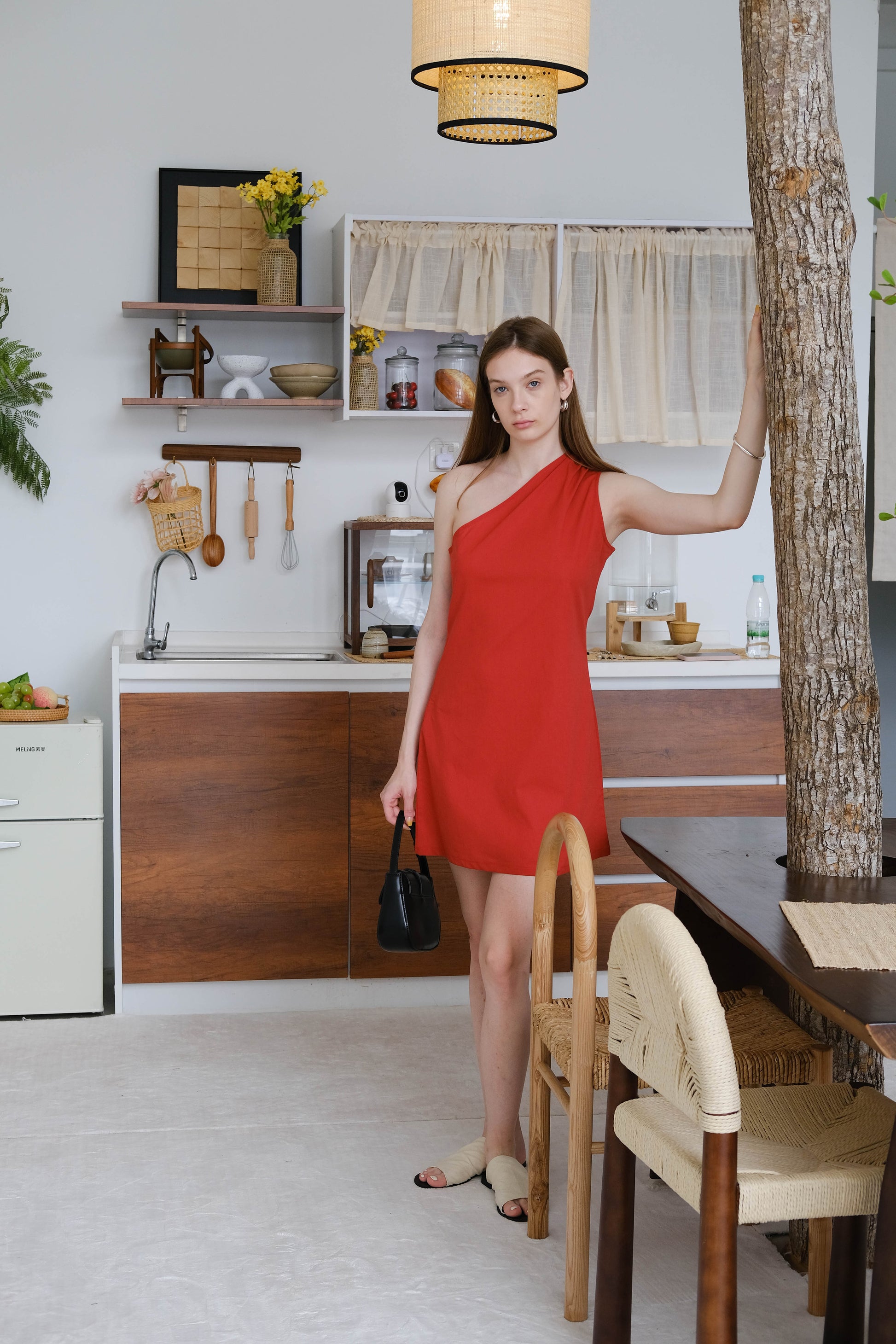 French Slim-Fit Elegant One-Shoulder Dress In Red French Slim-Fit Elegant One-Shoulder Dress In Red