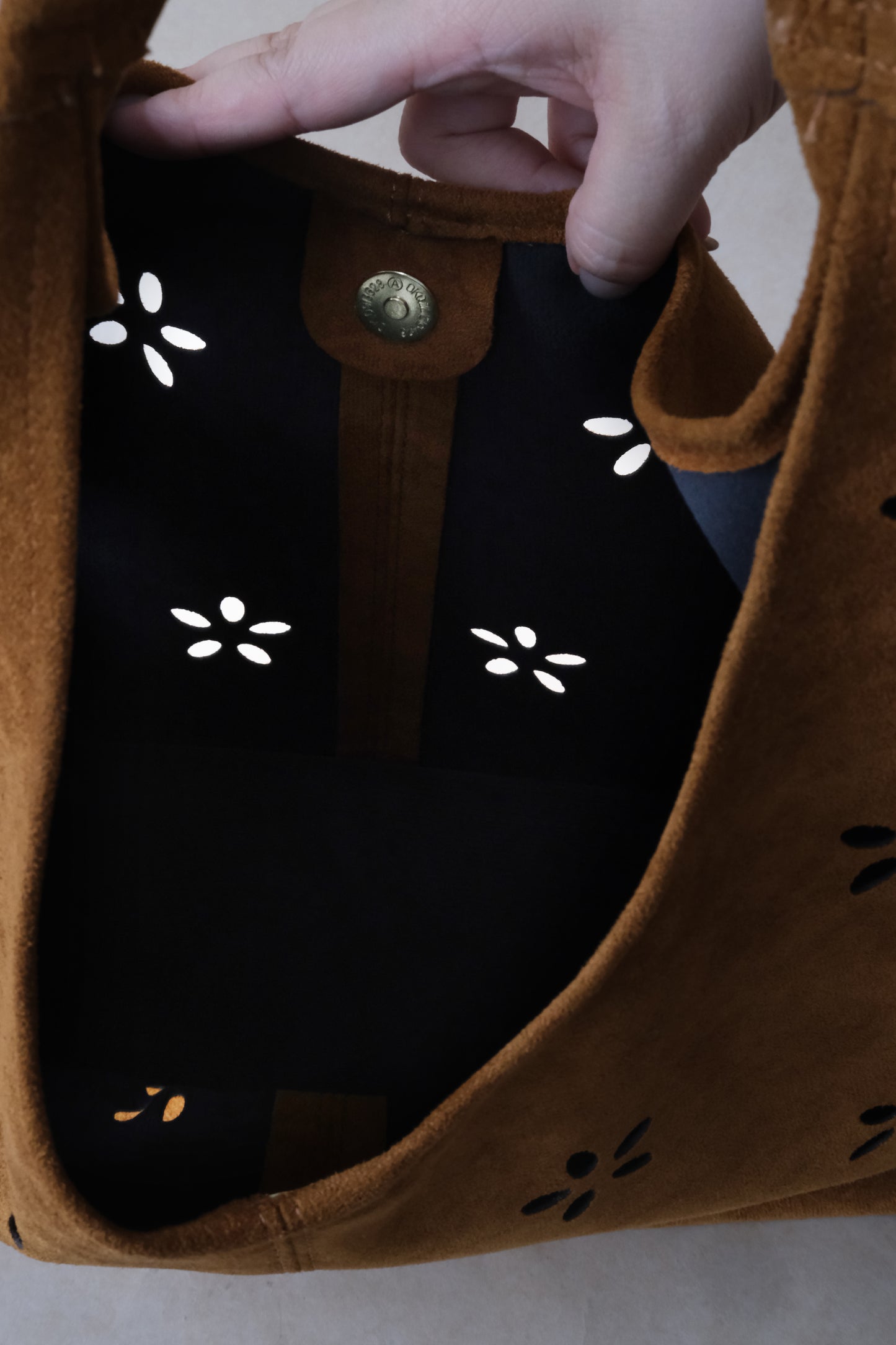 Chic Minimalist Shoulder Tote - Brown