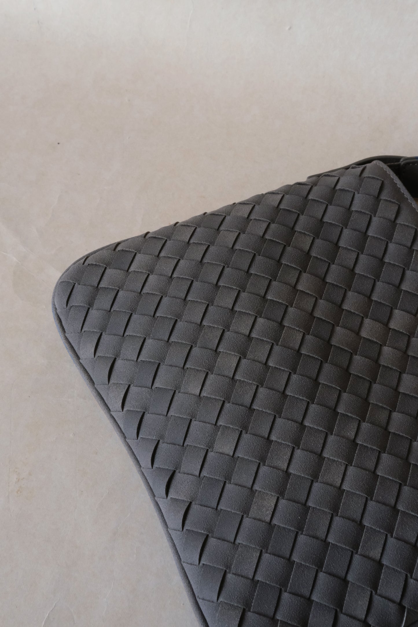 Artisan Forme Hobo - Warm Grey