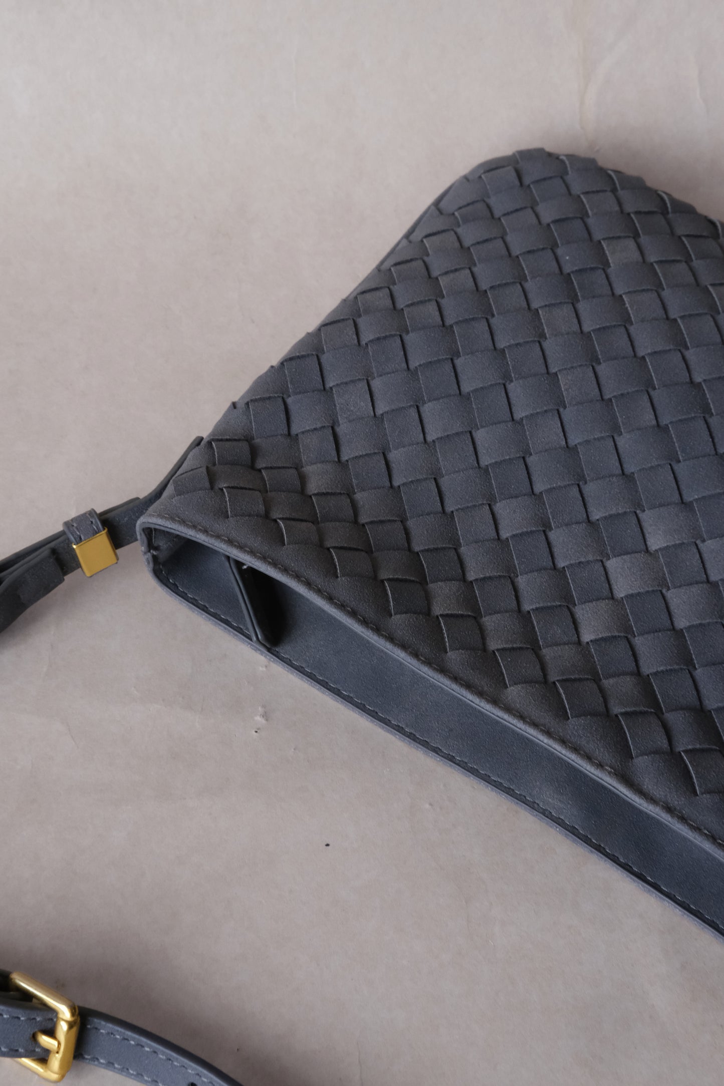 Artisan Forme Hobo - Warm Grey