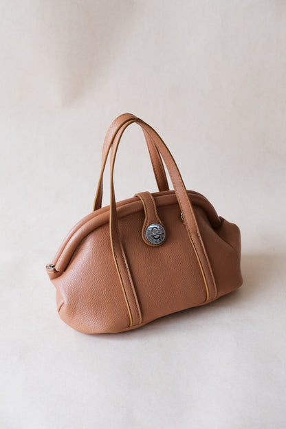 Éla Curve Bag - Chestnut