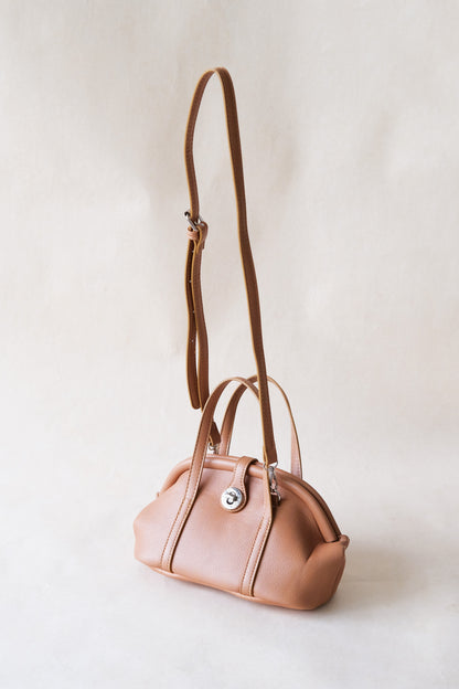 Éla Curve Bag - Chestnut