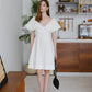 乳白色法式棉亞麻泡泡袖 V 領繫帶連身裙
