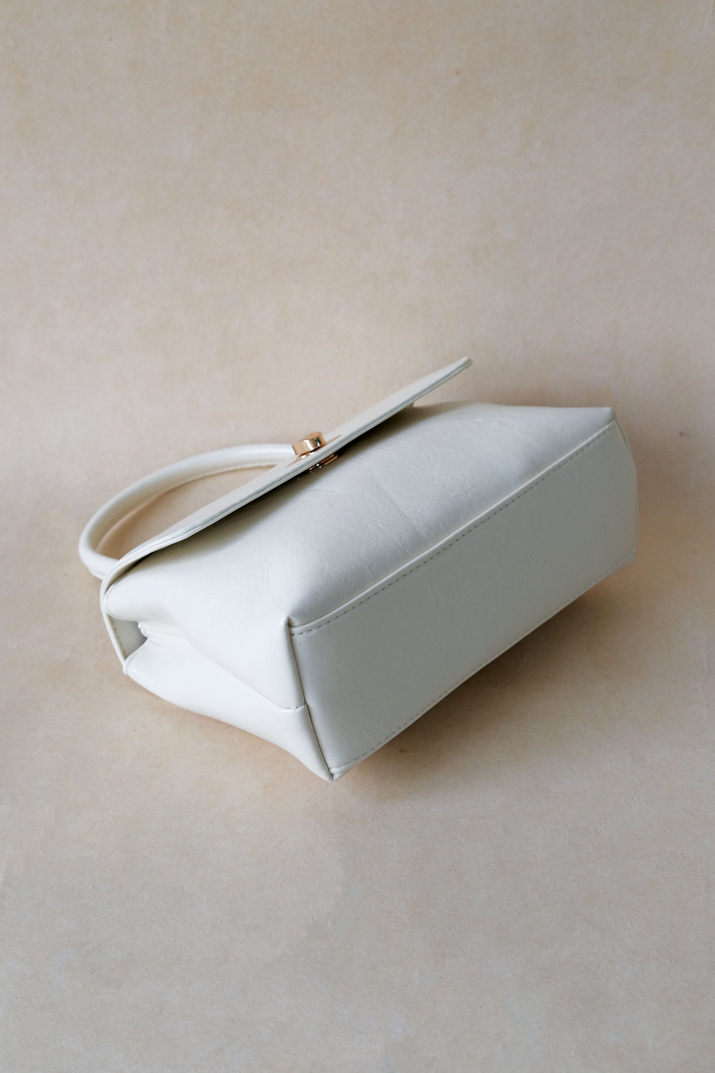 [SAMPLE RELEASE] The Vivienne Box - White