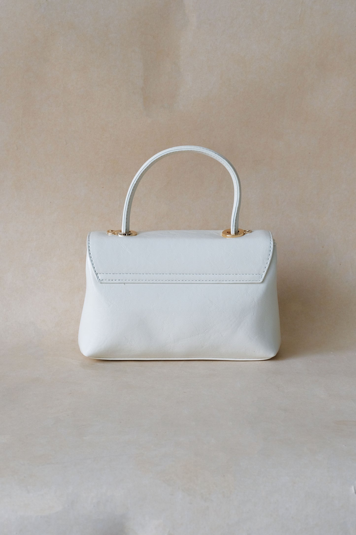 [SAMPLE RELEASE] The Vivienne Box - White