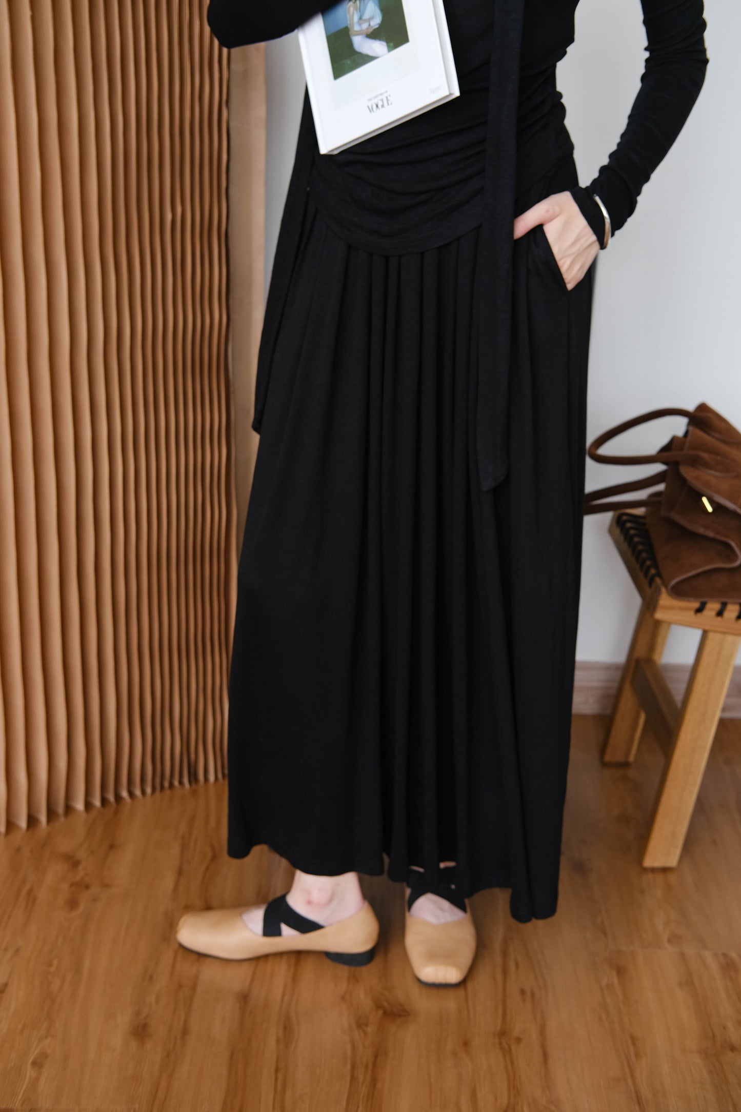 Wide Waist Pleated Pocket Skirt - Classic Black